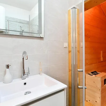 Rosenberger, Center With Parking * Opatija